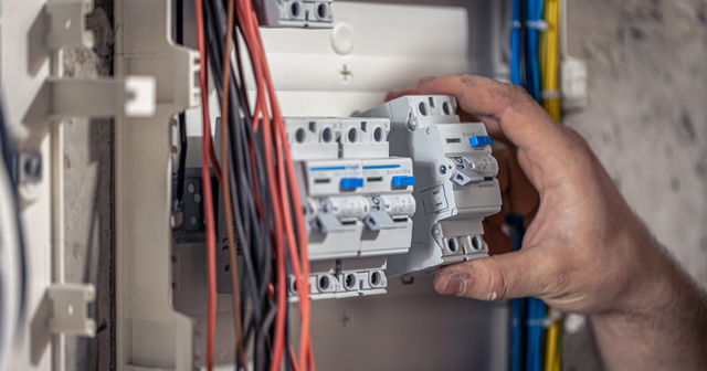 Circuit Loading 101: How to Safely Use the 1800W Quick Charge Mode on Standard 15A Household Breakers