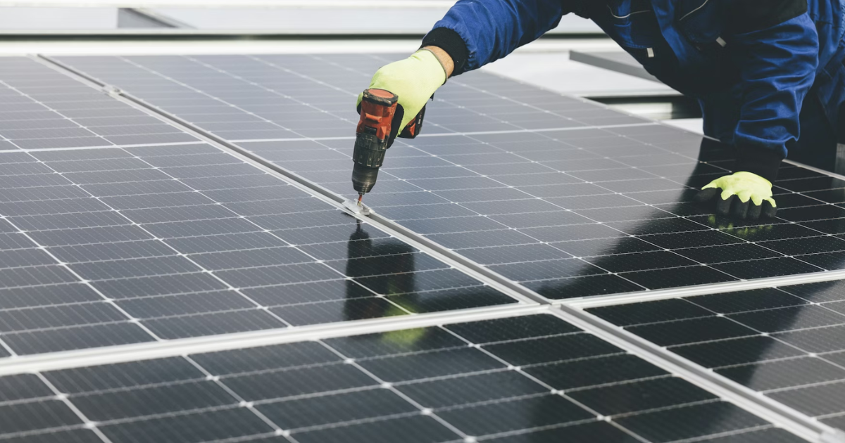 Nature's Generator - The 2026 Tech Trend: Why Smart Solar Stations are Replacing Traditional Backups