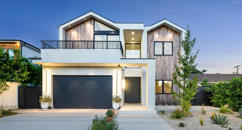 Best Battery-Powered Generator for Home: Lithium 6000, MyGrid 10k, Powerhouse & Lithium 3600 Compared